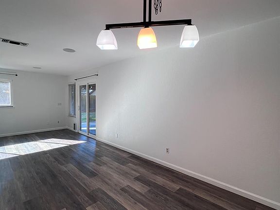 4th image of 4145 W Capitola Ave