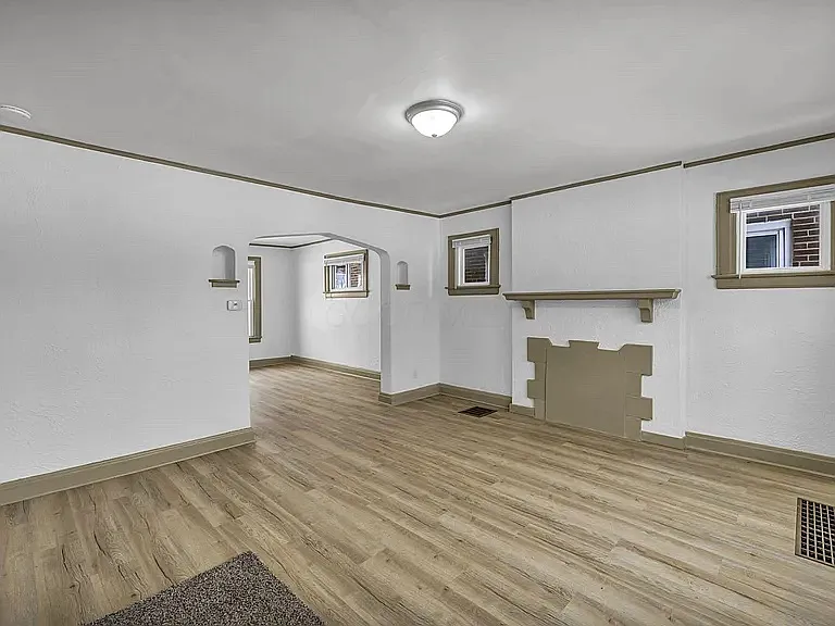 2 bed, 1100 sqft, $1,250 — Photo 2