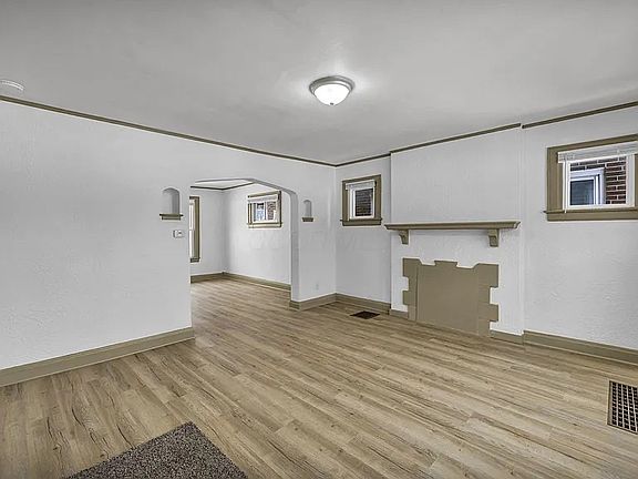 2nd image of 1449 E Columbus St #A