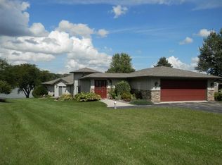 528 Baintree Rd, Davis, IL 61019