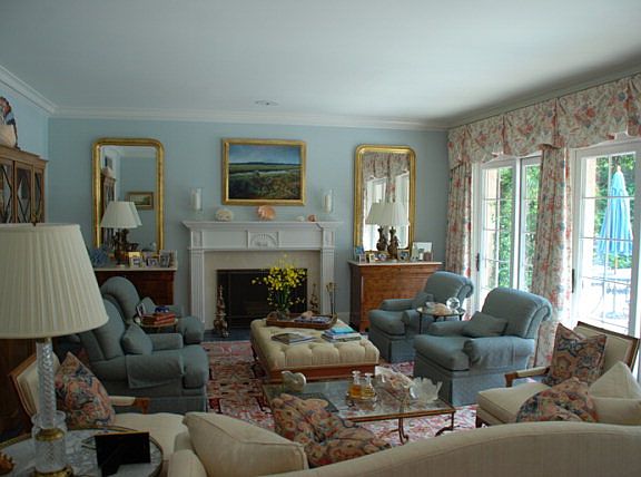 4th image of 127 E Twentieth Cottage #268
