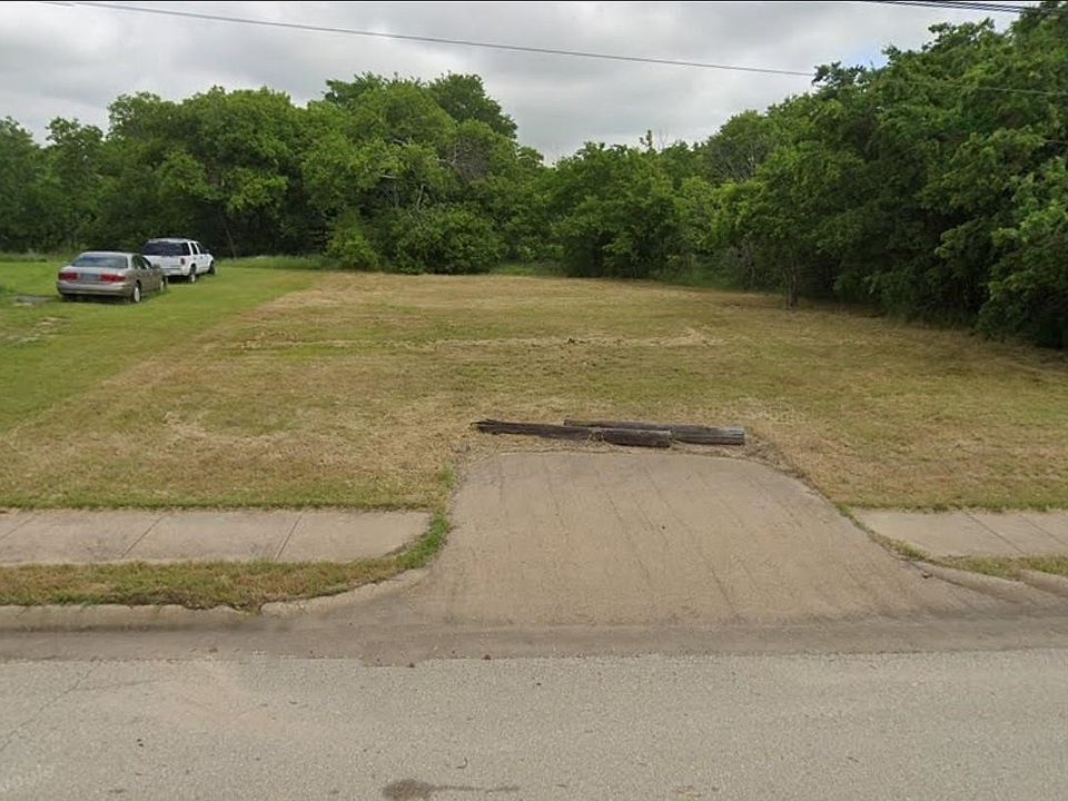 1st image of 711 E Davis Ave