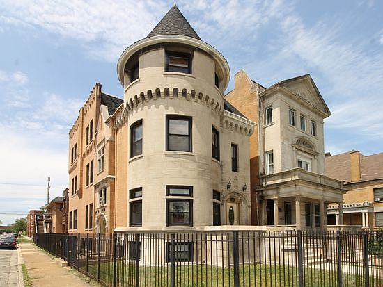1st image of 4758 S King Dr APT 1
