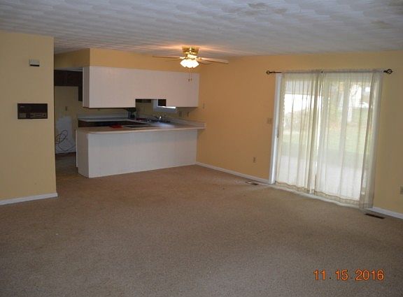 3rd image of 210 Scott Dr