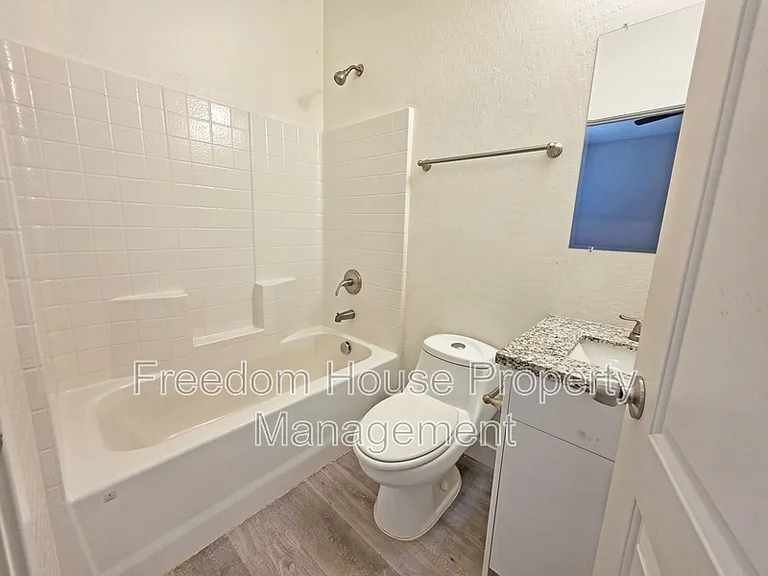 1121 Sixshooter Ave #1 — Photo 28
