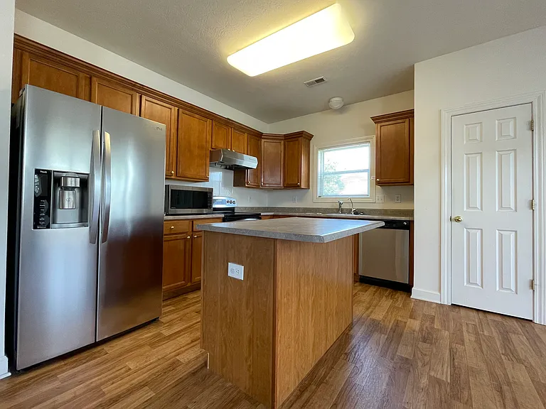 2875 Parkview Dr — Photo 11