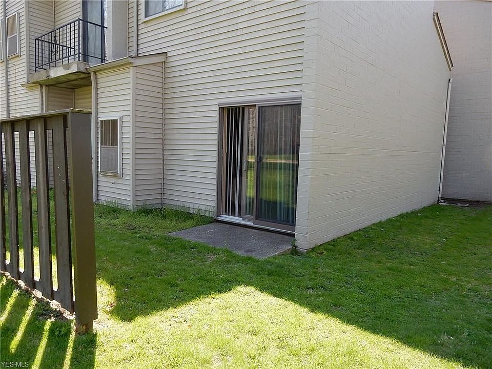 1st image of 38465 North Ln APT A105