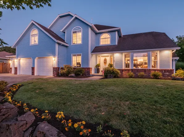 2750 N Holiday Ln, Newberg, OR 97132