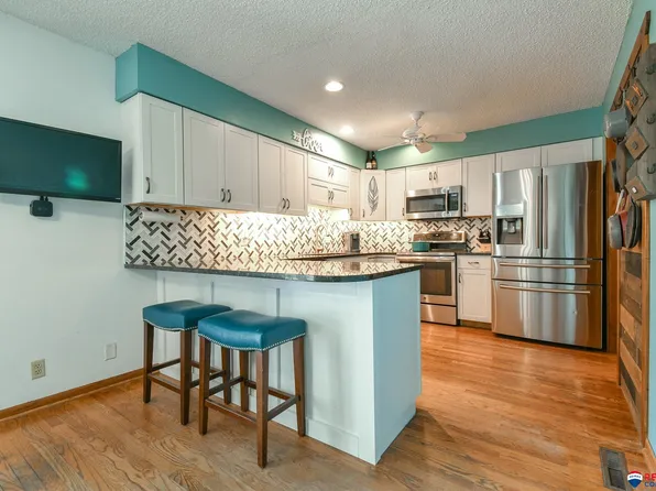 6021 Skylark Ln, Lincoln, NE 68516