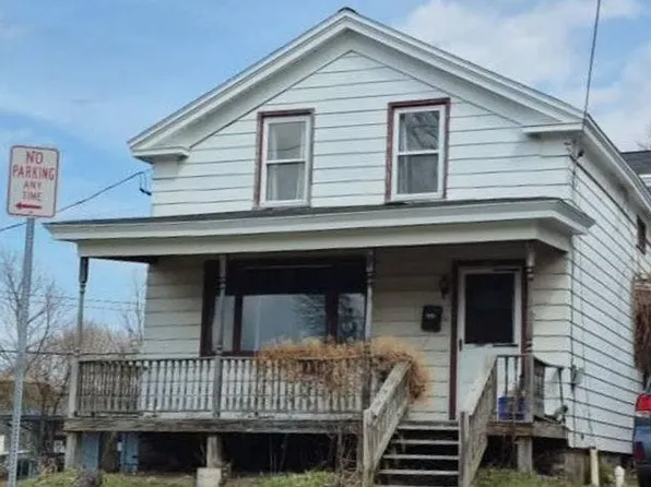 211 W 7th St, Oswego, NY 13126