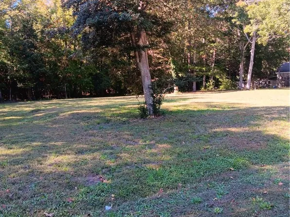 Cove Rd, Hayes, VA 23072