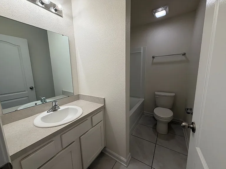 35 Oarsman Crossing Dr — Photo 14