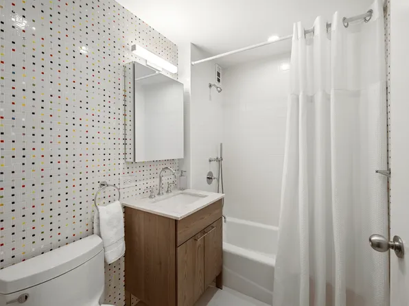 215 East 96th Street 27FG image 9 of 10