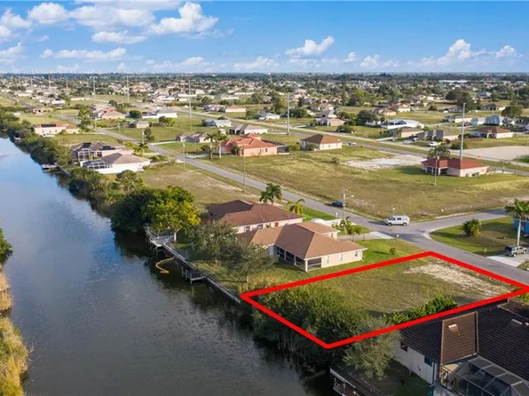 521 NW 8th Ter, Cape Coral, FL 33993