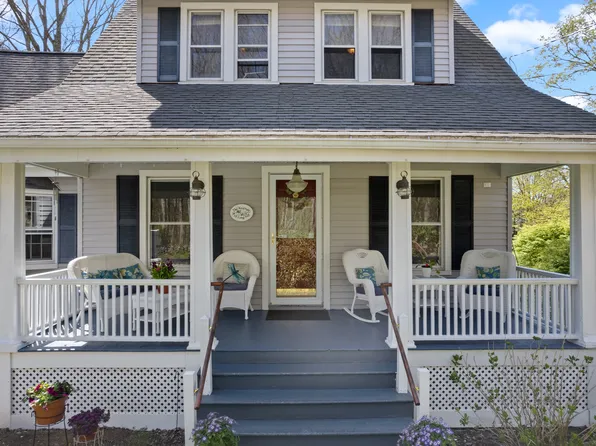 12 Long Hill Road, Clinton, CT 06413