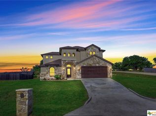 2205 Pirtle Dr, Salado, TX 76571