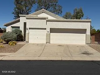 11101 N Tapestry Dr