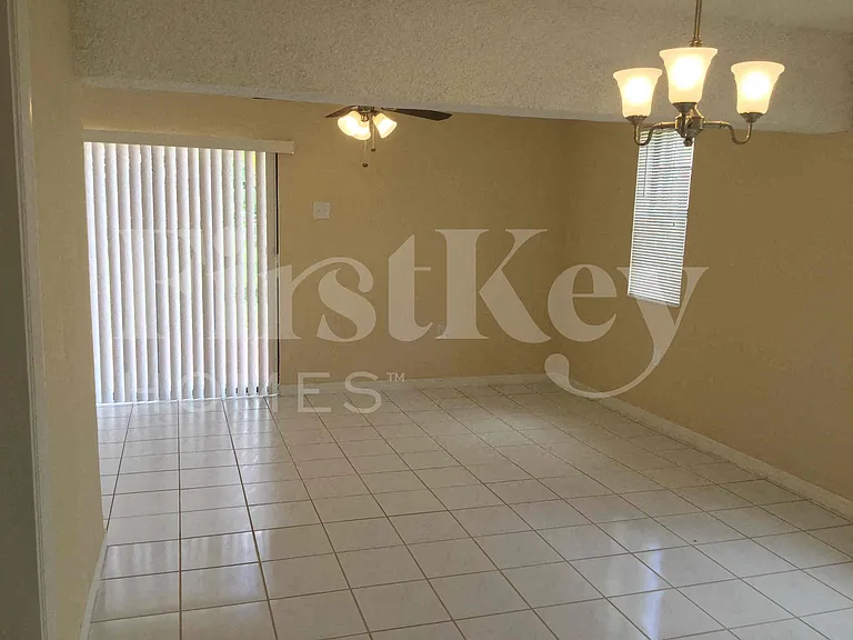 1955 NW 193rd Ter — Photo 4
