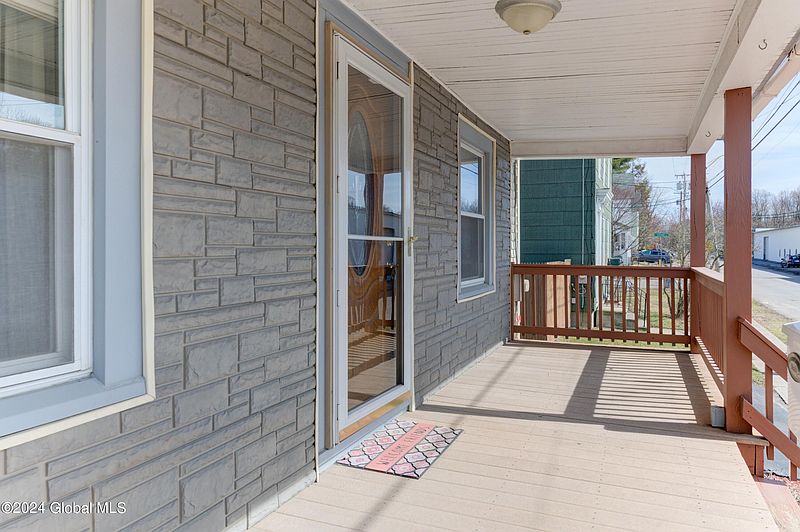 3rd image of 17 Crescendoe Road