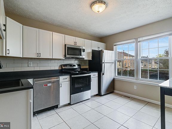 2nd image of 35 Dove Tree Ct