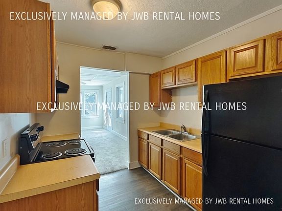 2nd image of 611 E 55th St