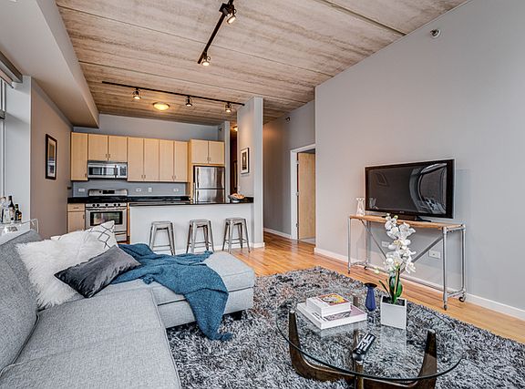 3rd image of 630 N Franklin St #1021