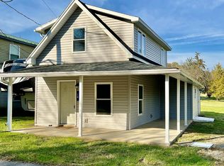 14 Riverside Ter, Lock Haven, PA 17745