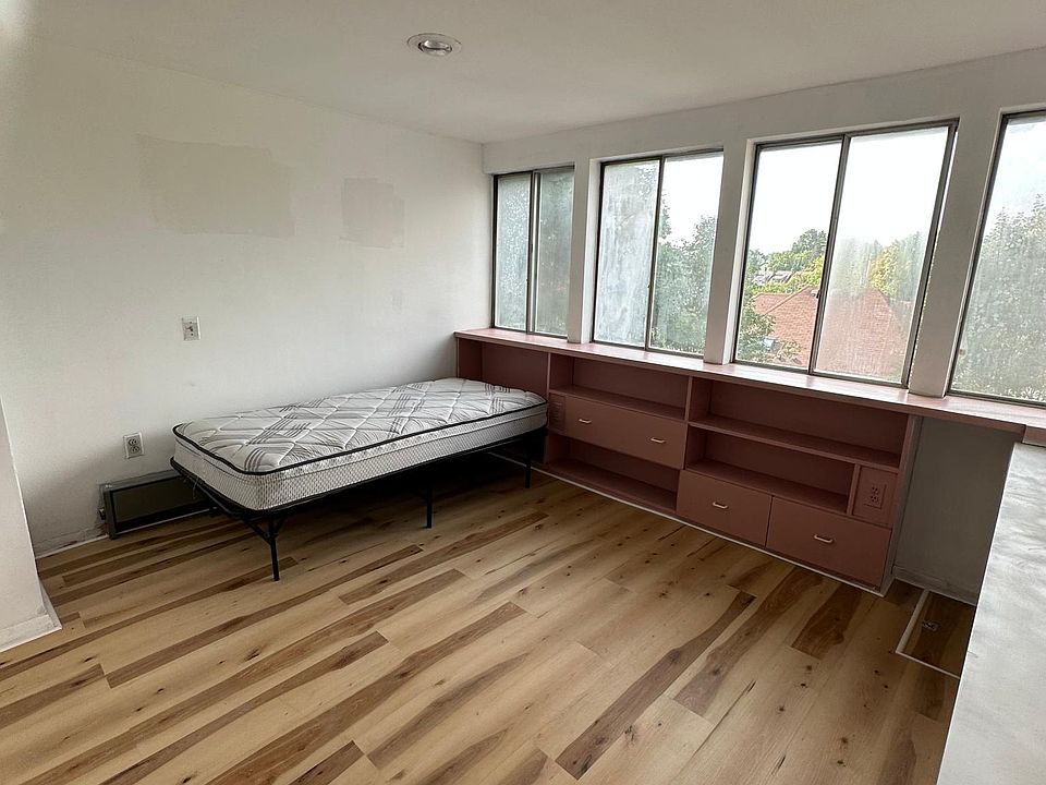 1st image of 5649 Woodmont St #4