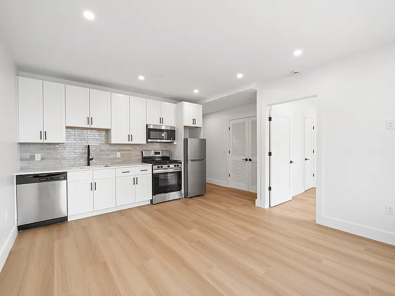 3372 Johnston Ave #307 — Photo 7