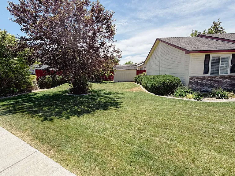 505 Lost Basin Ct — Photo 2