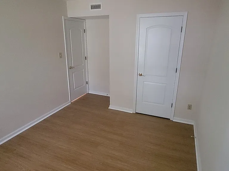 1356 Villa Way #E — Photo 24