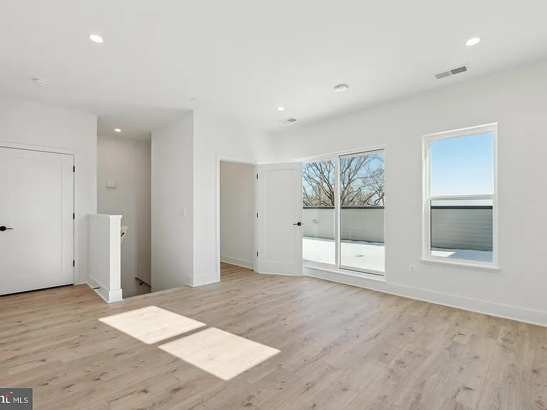 2106 Tysons Ridgeline Rd — Photo 15
