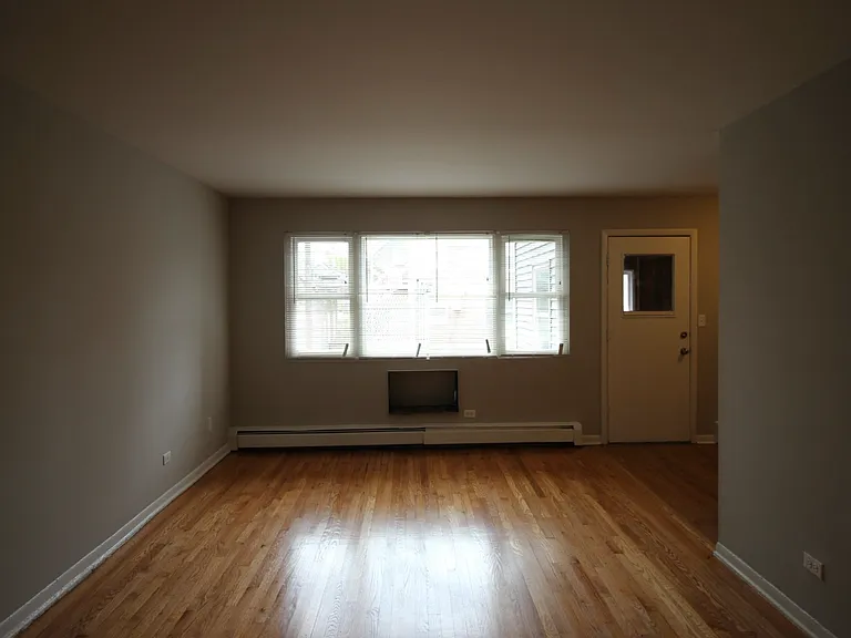 1640-44 W Morse Ave — Photo 5