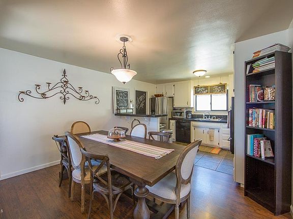 5th image of 165 Walden St