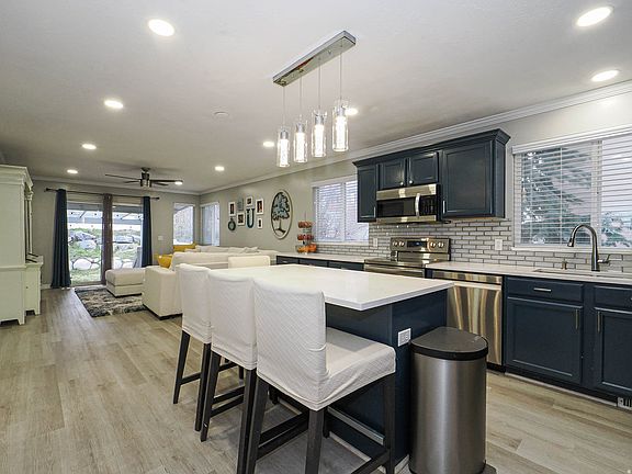 4th image of 6034 S Family Tree Pl