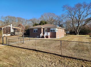 63 Stackyard Dr, Mastic Beach, NY 11951