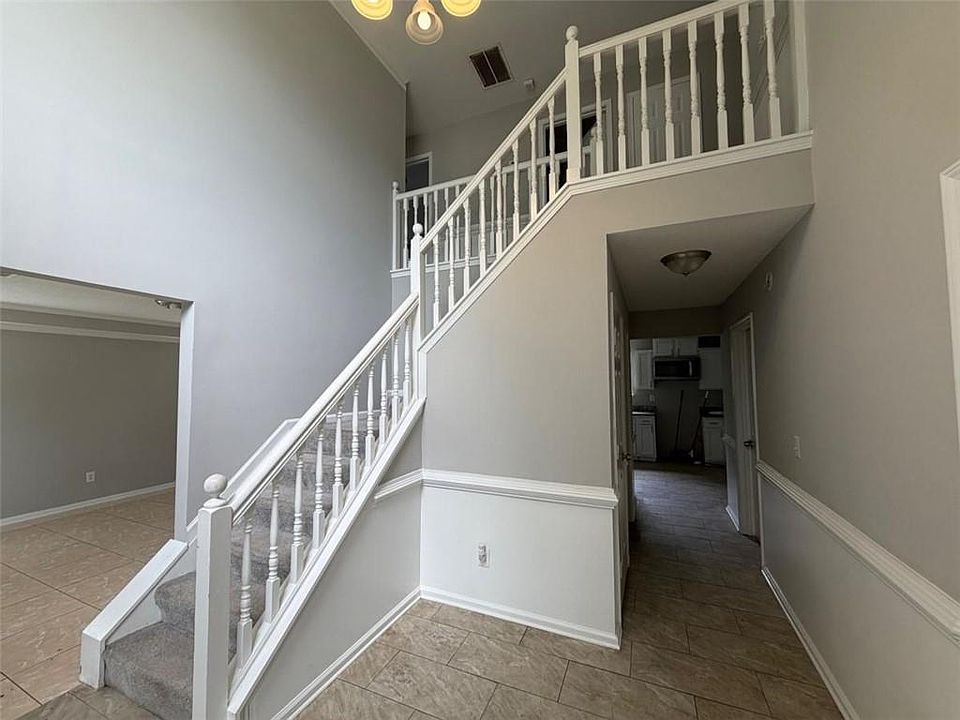 1st image of 3522 Poplar Shls