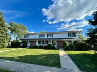 106 Colonial Pkwy UNIT B, Yorkville, IL 60560