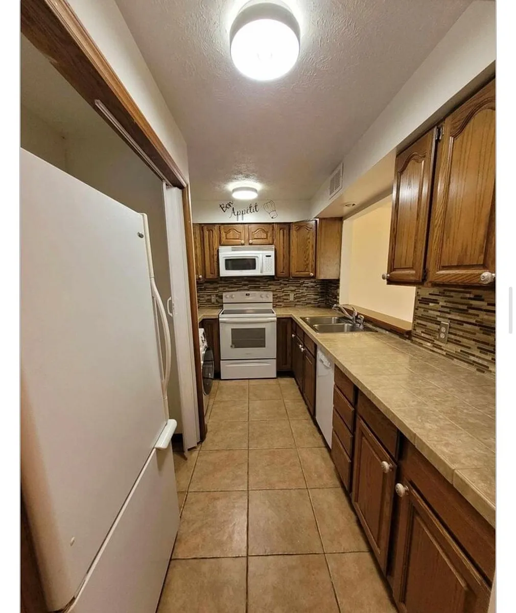 Building Photo - 134 N 36th St #6