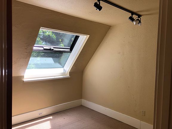4th image of 2078 NW Everett St #0e9e3bae0