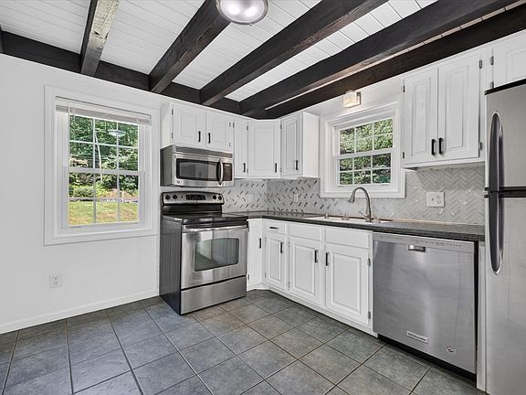 5th image of 37 Breakneck Rd