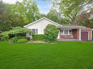 64 Church St, Syosset, NY 11791