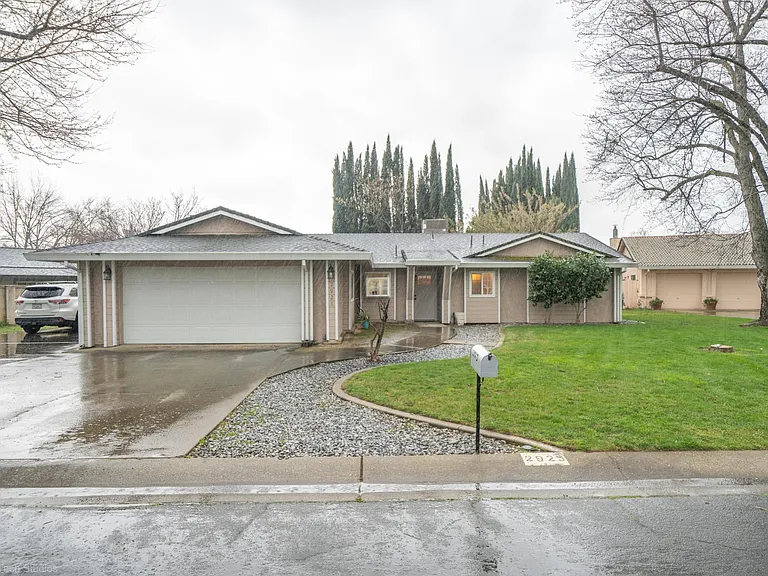 2925 Cove Point Ct — Photo 5