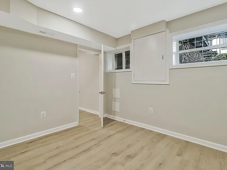 444 Kenyon St NW — Photo 33