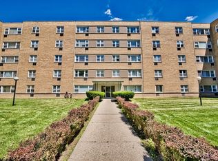 6161 N Hoyne Ave APT 214, Chicago, IL 60659