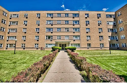 6161 N Hoyne Ave #214 Photo 1