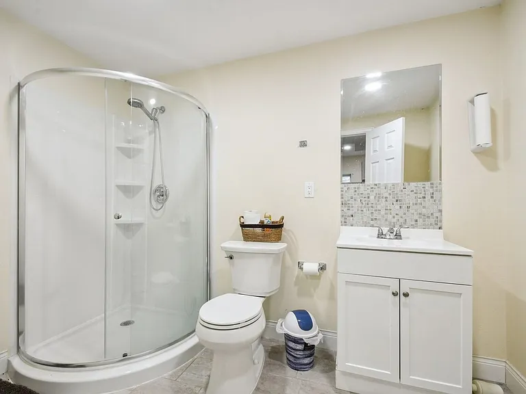 8910 Azalea Ct — Photo 23