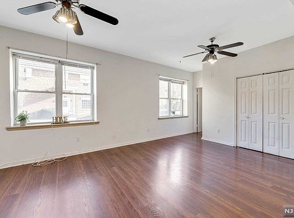 5th image of 250 Centre St #1B