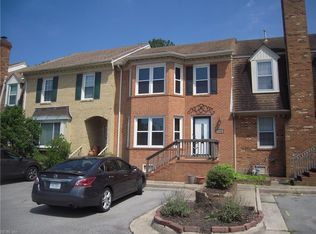724 Lord Dunmore Dr, Virginia Beach, VA 23464