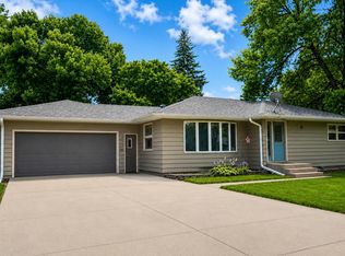 113 Elizabeth Dr, Aberdeen, SD 57401